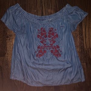 Off-shoulder Jean Blouse w Maroon Stitched Flower